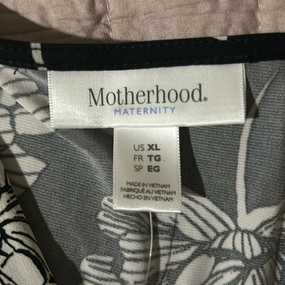 Maternity wrap dress